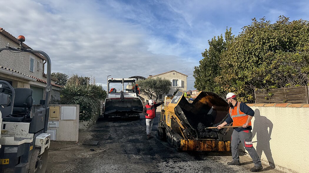 Photo travaux route - Istres invetsit dans vos quartiers