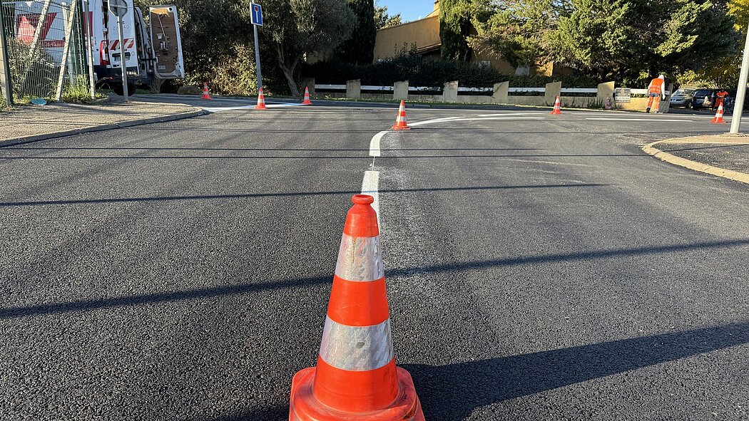 Photo travaux route - Istres invetsit dans vos quartiers