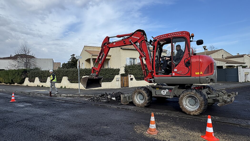 Photo travaux route - Istres invetsit dans vos quartiers